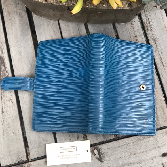 💗SOLD💗Louis Vuitton Toledo blue epi agenda pm - Picture 12 of 16